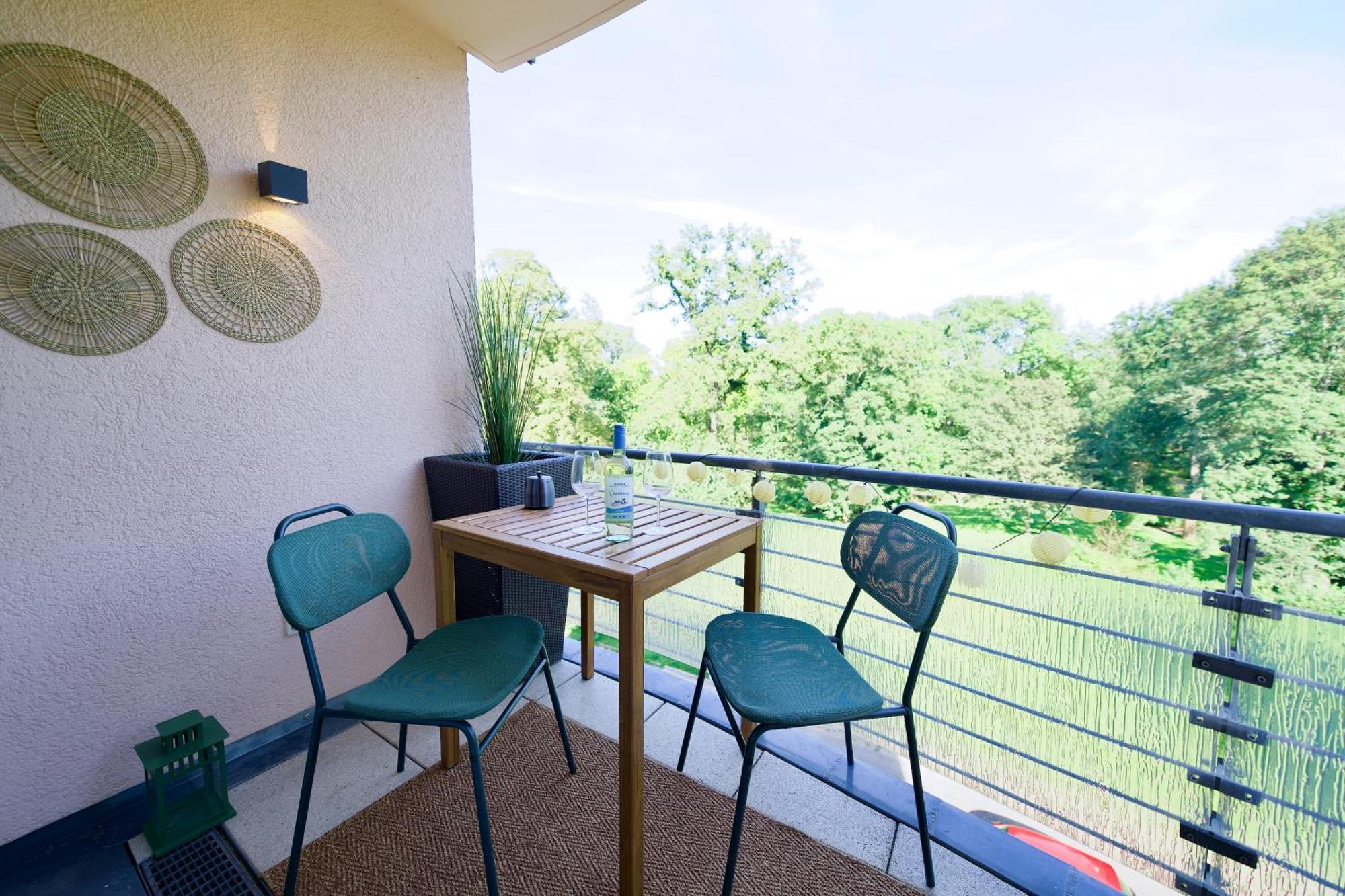 Edler Wohnraum Schwanenteich-Oase Mit Balkon, Kaffeevollautomat, Lift & Parkplatz Apartamento Zwickau Exterior foto